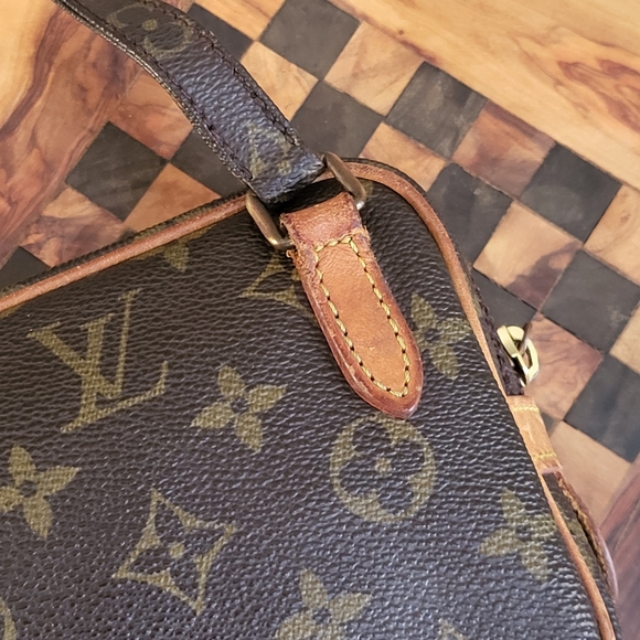 LOUIS VUITTON Pochette Marly Monogram Canvas Crossbody Bag..Authentic!! - Picture 12 of 14